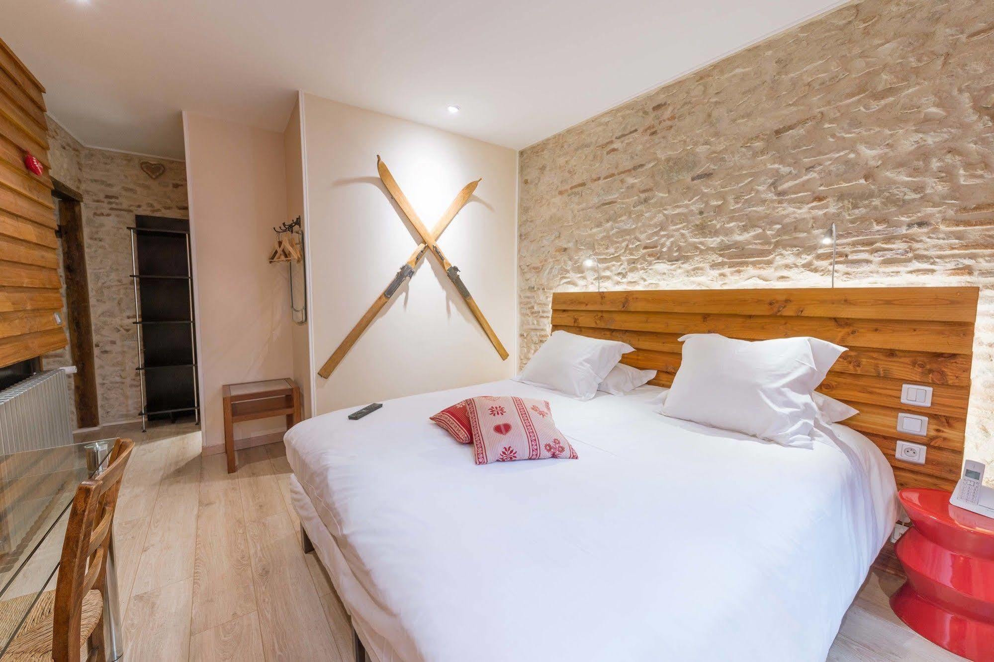 Europe Hotel Καστρ Εξωτερικό φωτογραφία